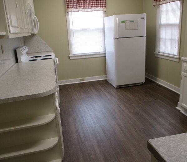 Building Photo - "Charming 3-Bedroom 1.5- Bath with Spaciou...