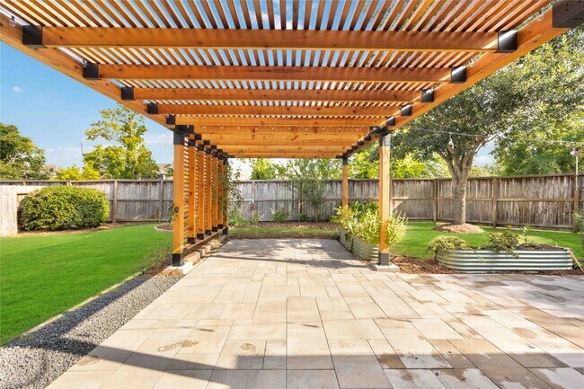 Building Photo - 4110 Clover Ridge Ln