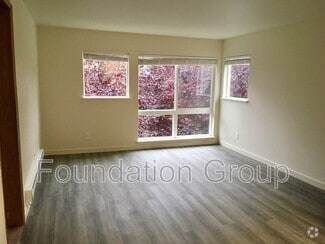Building Photo - 916 N 104th St