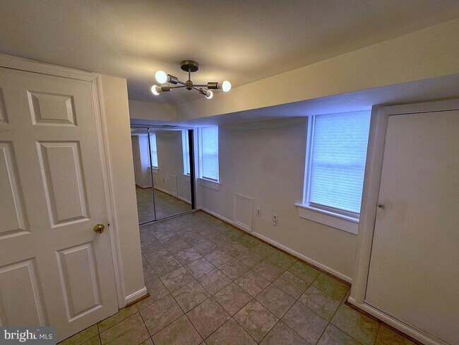 Building Photo - 3731 S Kemper Rd