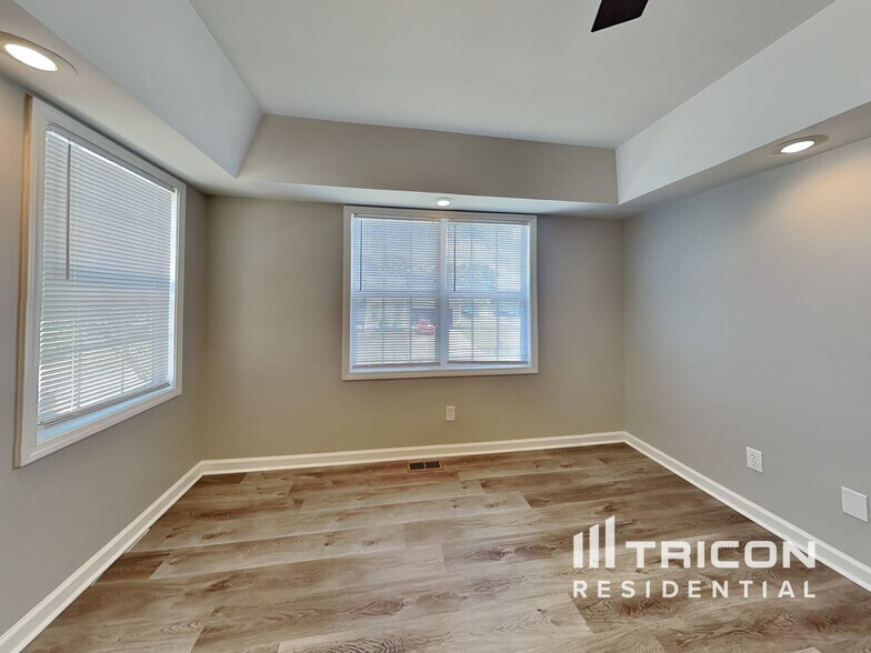 Building Photo - 868 Loch Lomond Cir