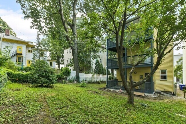 Building Photo - 78 Carolina Ave