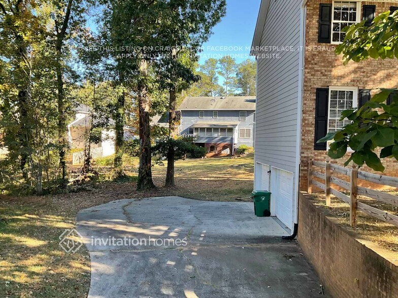 Building Photo - 5066 Stoney Point Ln