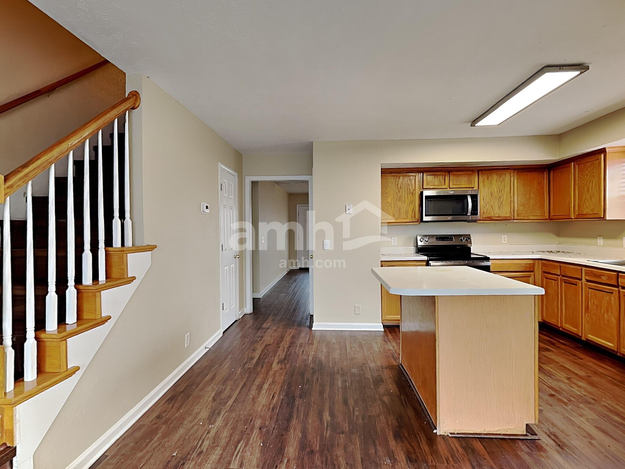 Building Photo - 913 Tom Hailey Blvd