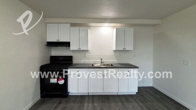 Building Photo - 11800 White Ave