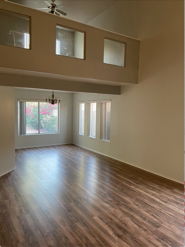Building Photo - 1057 N Saguaro St