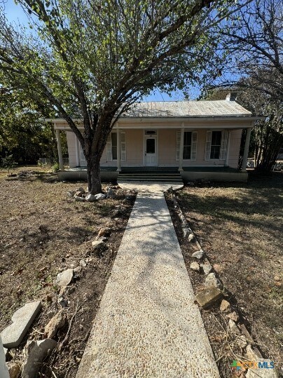 Building Photo - 302 N Burleson St