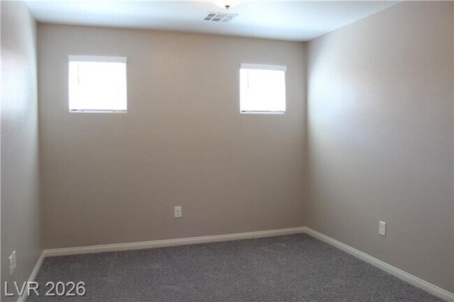 Building Photo - AMAZING 4 BEDROOM IN THE HEART OF ALIANTE