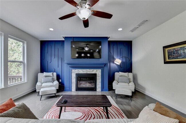 Building Photo - 1640 Primrose Park Rd