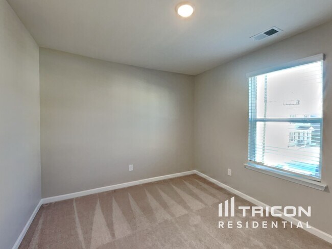 Building Photo - 202 Renwick Drive LA VERGNE TN