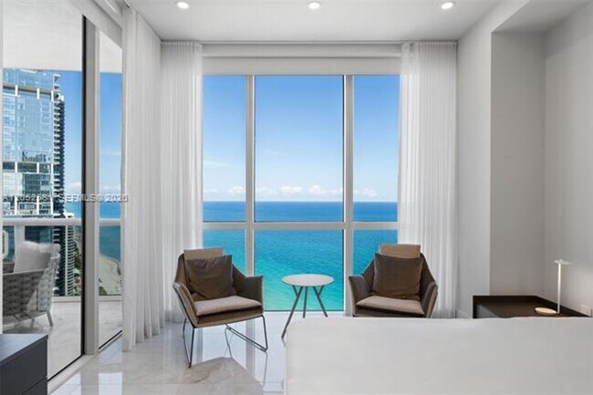 Building Photo - 18201 Collins Ave