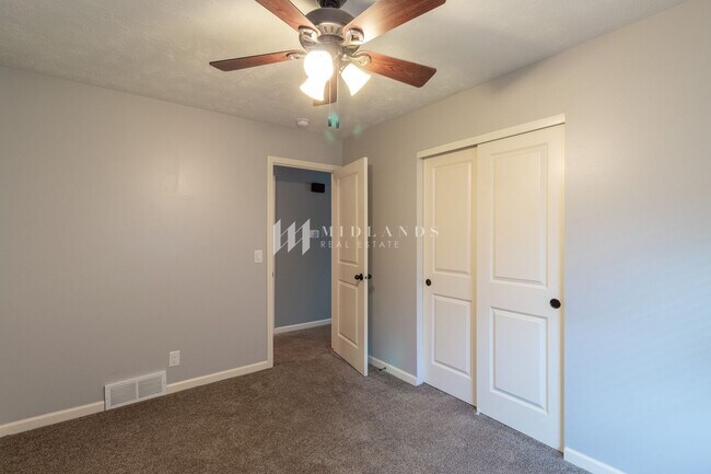 Building Photo - Updated Home in Olde Towne Bellevue