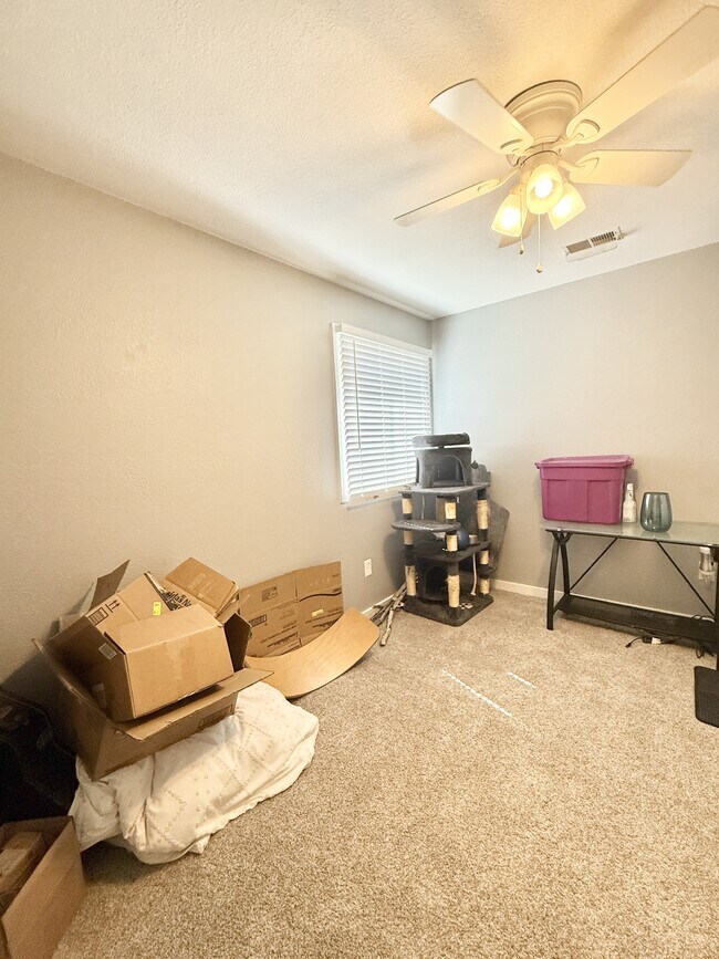 Building Photo - 2740 Susan Dr