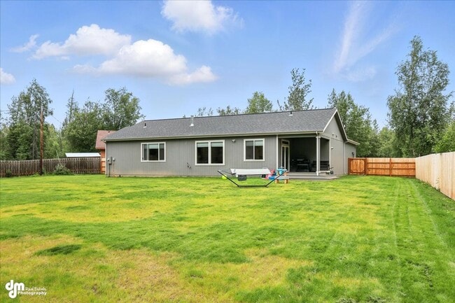 Building Photo - 4 BEDROOM | 2 BATHROOMS | 3 CAR GARAGE | M...