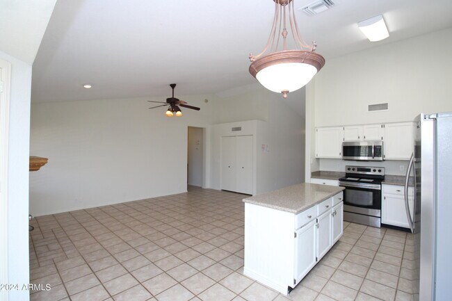 Building Photo - 4052 E Palo Brea Ln