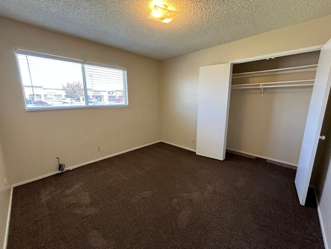 Building Photo - 1185 W Grand Ave