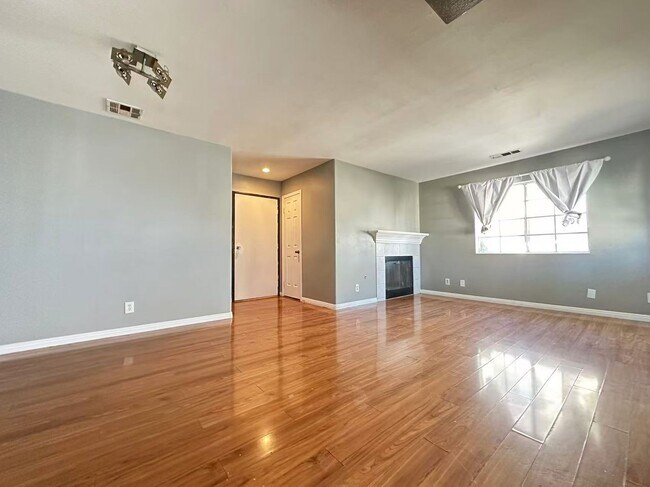 Building Photo - 3 Bedroom home for leasing in La Puente