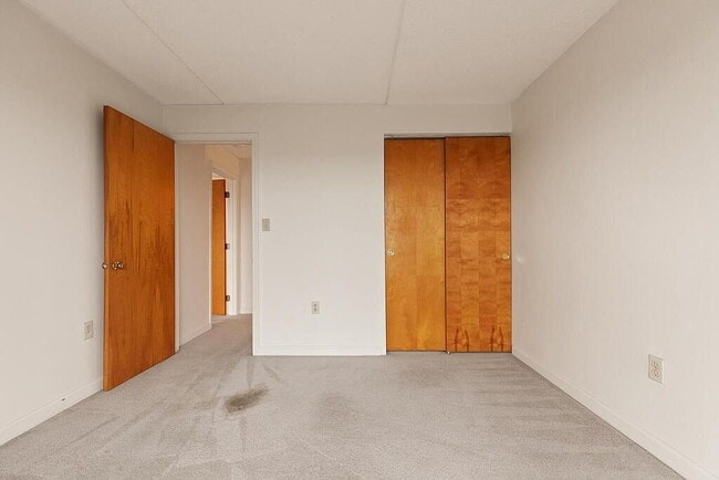 Building Photo - 100 High St