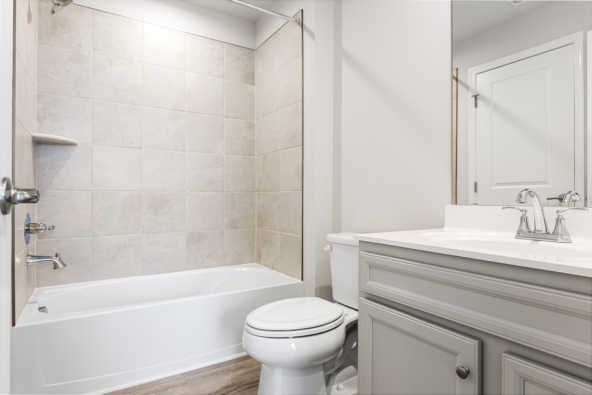 Building Photo - 10 Sidney Ln