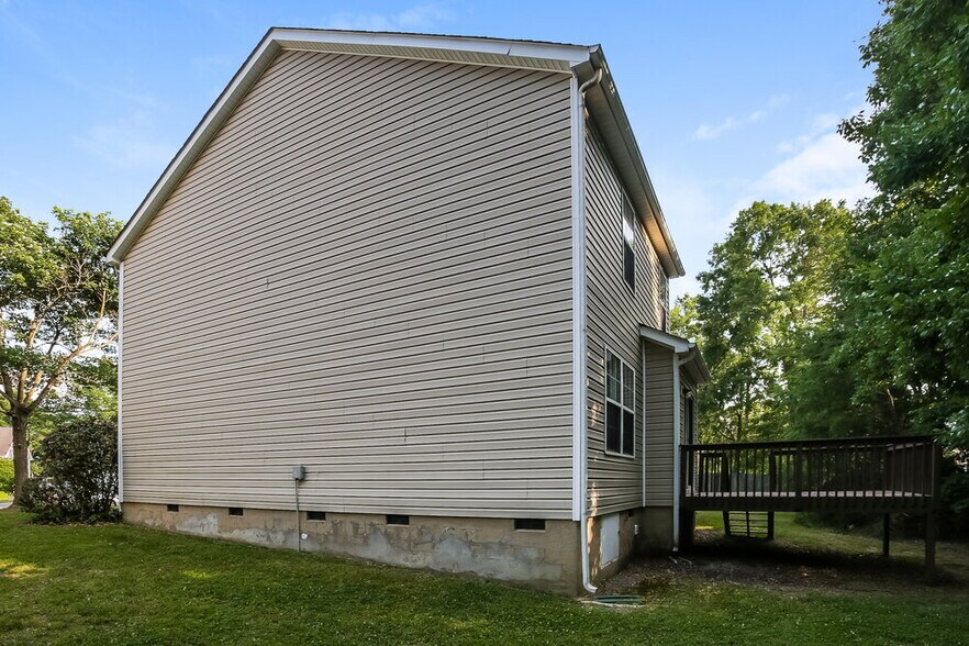 Building Photo - 15738 De Havilland Dr