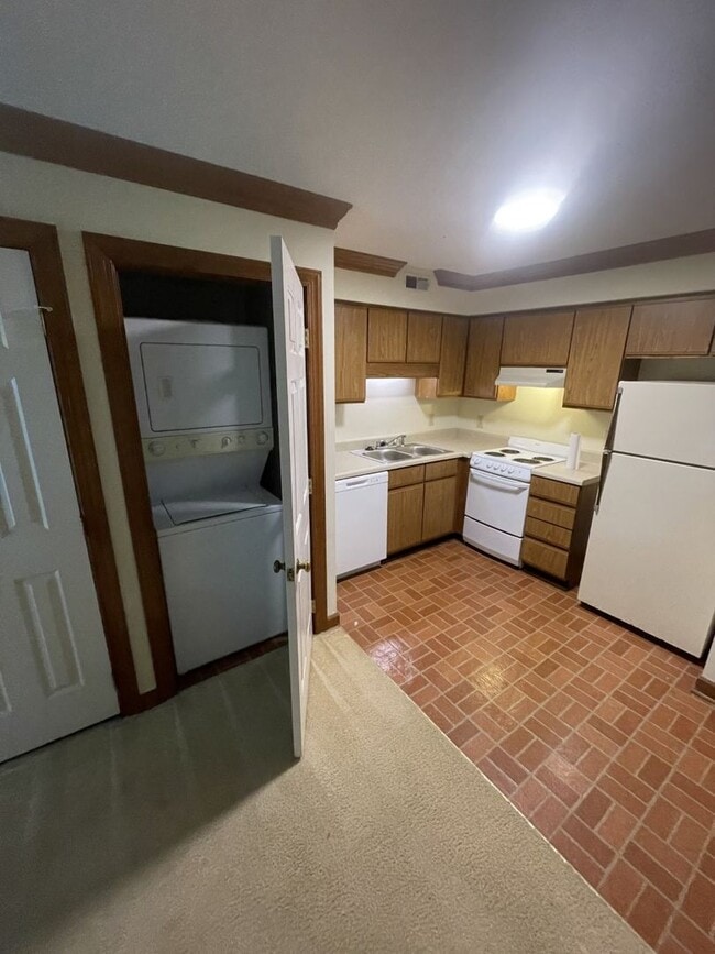 Building Photo - 3530 Ivy Commons Dr