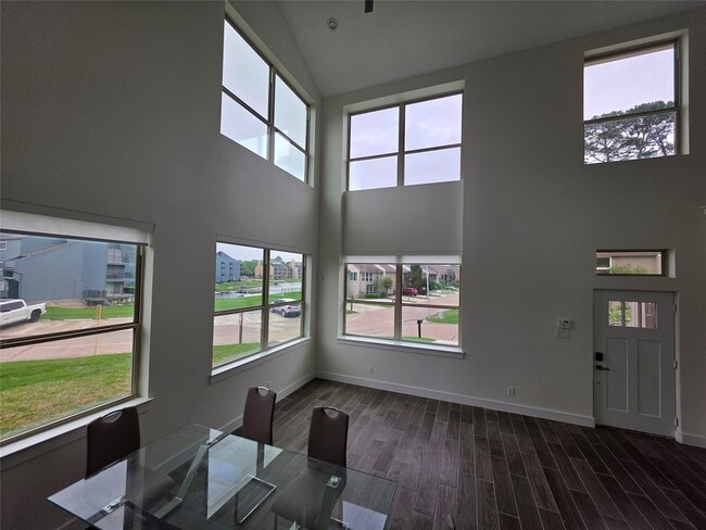 Building Photo - 12255 Trail Hollow Dr