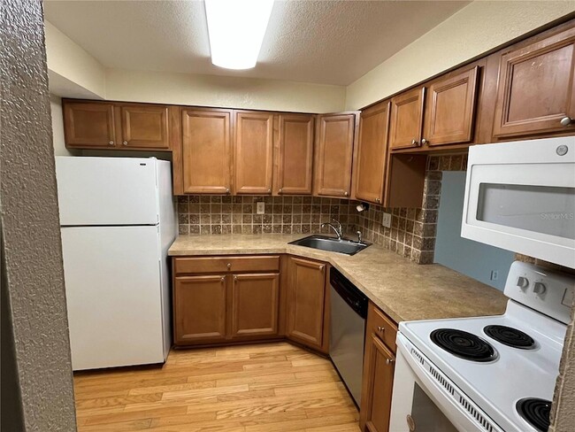 Building Photo - 2760 Coconut Bay Ln