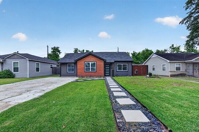 Building Photo - 3863 Arbor St