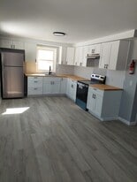 Building Photo - 12 Airport Rd