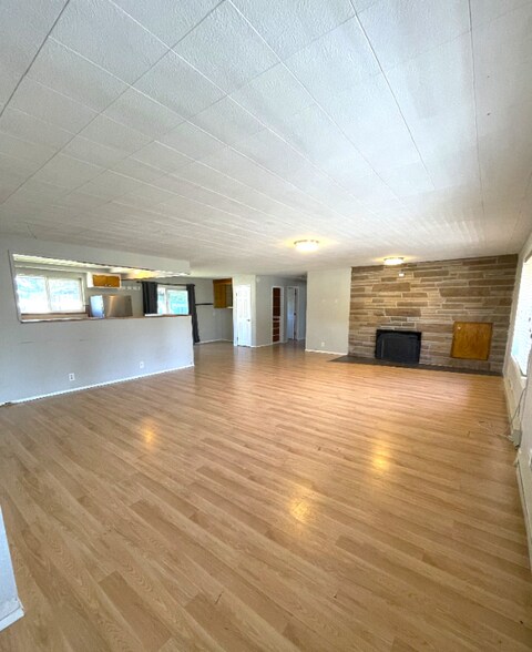 Building Photo - 1112 Yew St