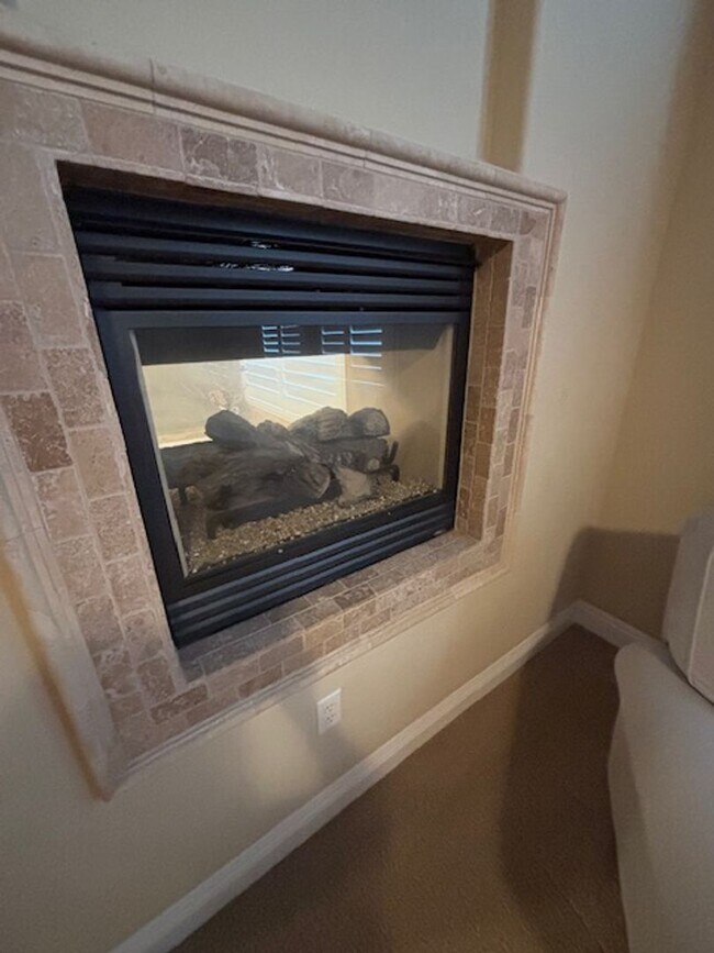 Building Photo - Beautiful Pavilions Condo!