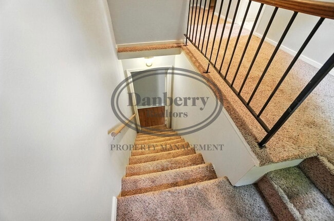 Building Photo - 822 Searles Rd