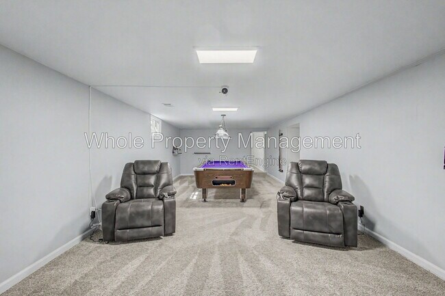 Building Photo - 3404 S Clinton Ct
