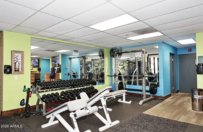 Building Photo - 6249 S Pinehurst Dr