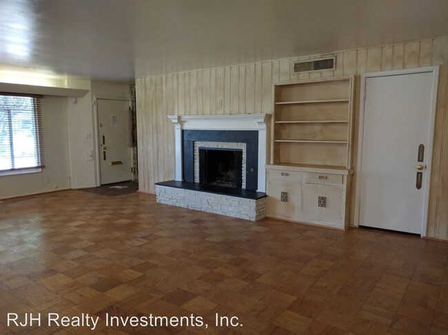 Building Photo - 6523 Avondale Dr