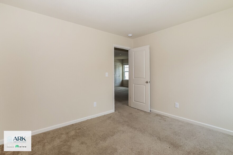 Building Photo - 772 Fitzroy Dr