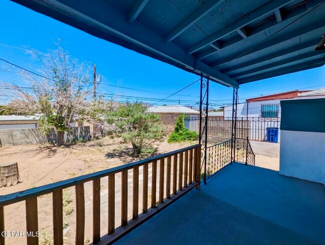 Building Photo - 1505 Howze St