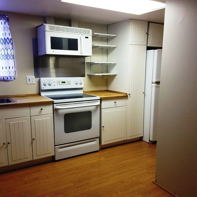 Building Photo - 1624 San Miguel Dr