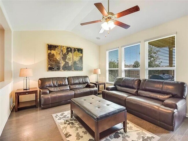 Building Photo - 140 Moulins Ln