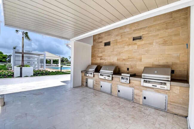 Building Photo - 4000 N Ocean Dr