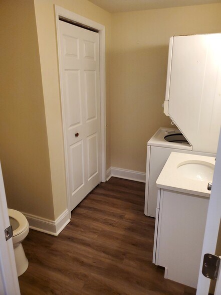 Building Photo - 13815 Village Mill Dr