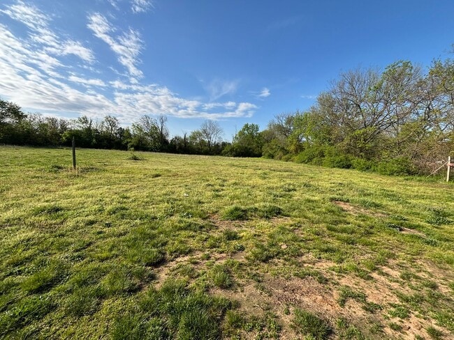 Building Photo - Adorable 2-bedroom 1-bathroom in Lincoln, AR!