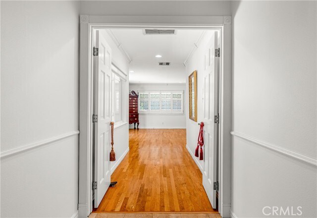 Building Photo - 591 Busch Pl