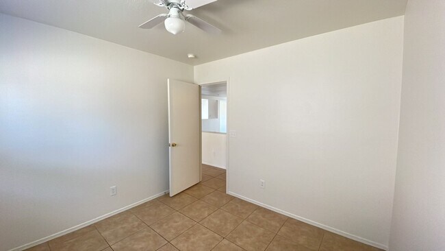 Building Photo - Cozy 3 bedroom home in Surprise!