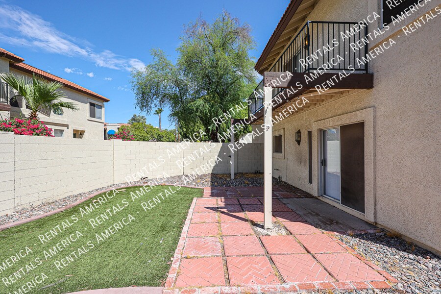 Building Photo - 8849 S 51st St