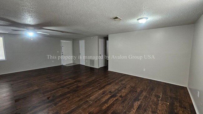 Building Photo - 2749 Frontier Ave