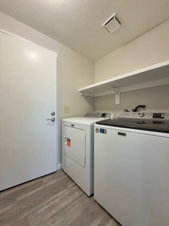 Building Photo - 204 Ashby Pl