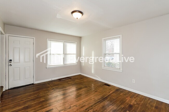 Building Photo - 7409 Walrond Ave