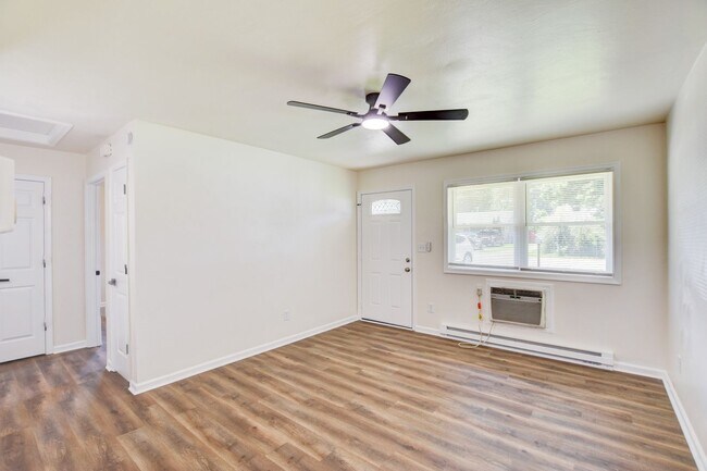 Building Photo - 1306 Linden Ave