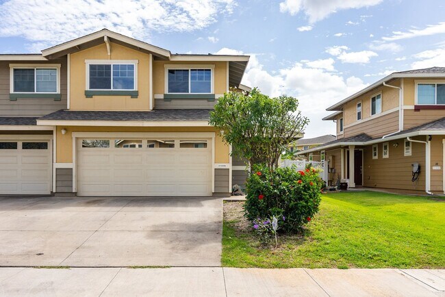 Building Photo - Welcome to this bright and inviting 3 bedroom